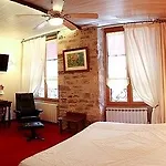 Du Vieux Hotel 3*