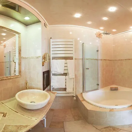 أوستلري دو فيو كورد فندق 3*